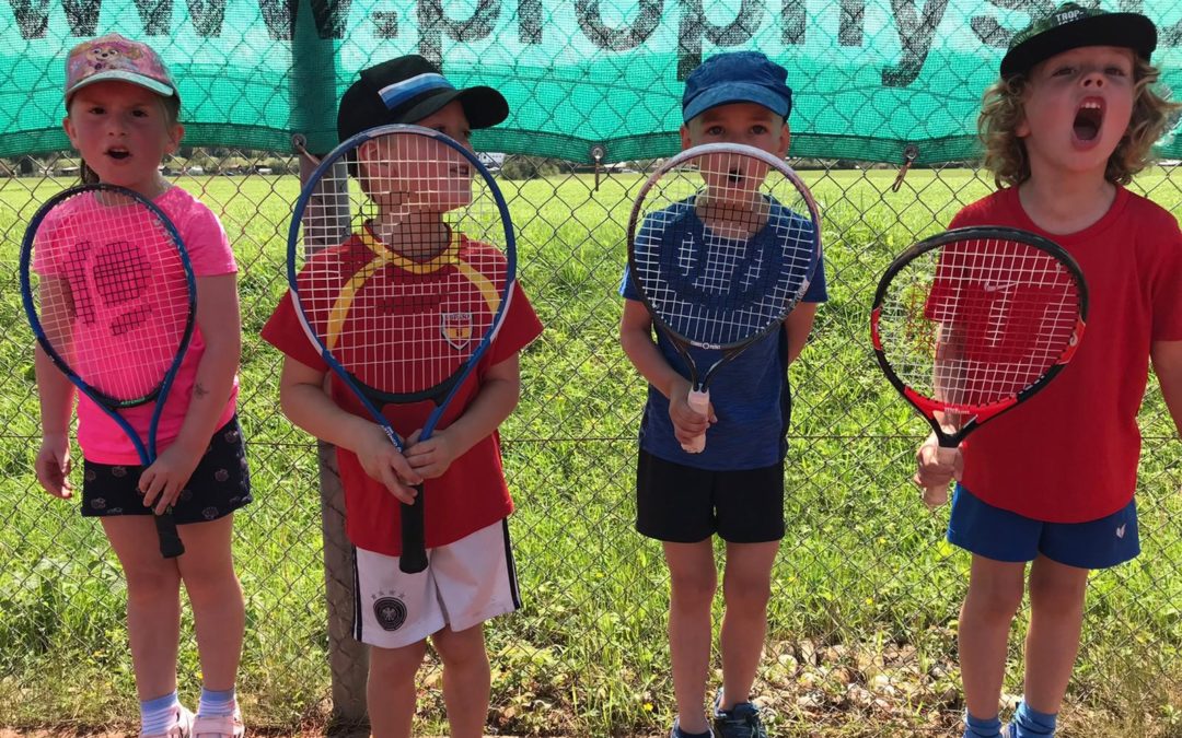 Tenniskindergarten im Winter